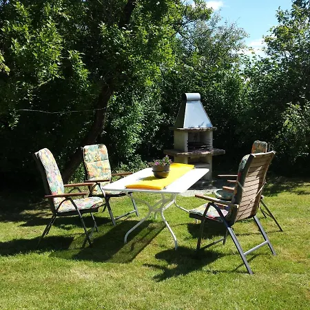 Bauernhof Suedfrersbuell * Neukirchen (Nordfriesland)